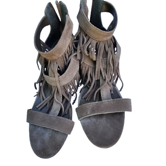 Steve Madden‎ gray Fringe Sandals 7.5 - Picture 1 of 11
